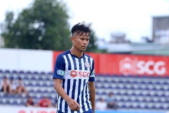 Hậu vệ người Nghệ An từng vô địch V.League chia tay sân cỏ