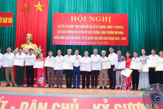 Nam Đàn biểu dương 55 mô hình, điển hình 'Dân vận khéo' và tổ tự quản tiêu biểu 