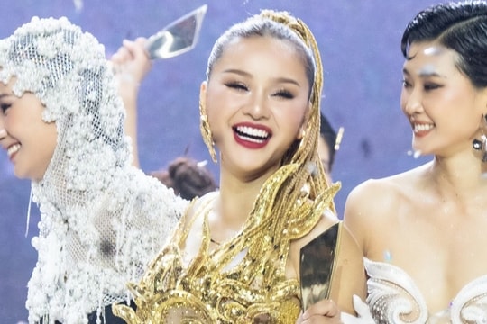 Tranh cãi việc Lê Thu Trang đăng quang Người mẫu toàn năng 2023