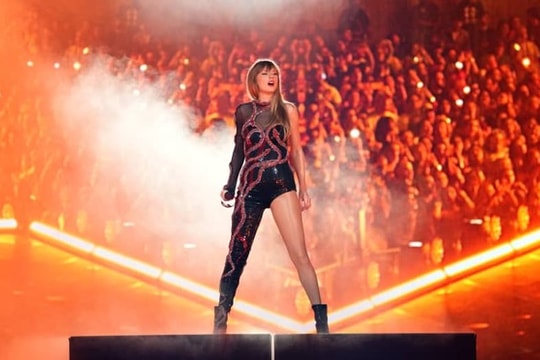 'Taylor Swift: The Eras Tour' khuynh đảo phòng vé Bắc Mỹ 