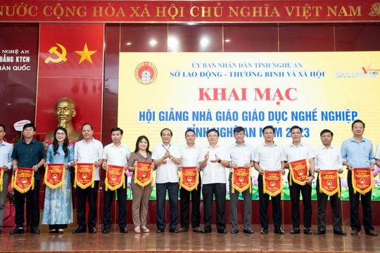 Khai mạc Hội giảng nhà giáo giáo dục nghề nghiệp tỉnh Nghệ An 