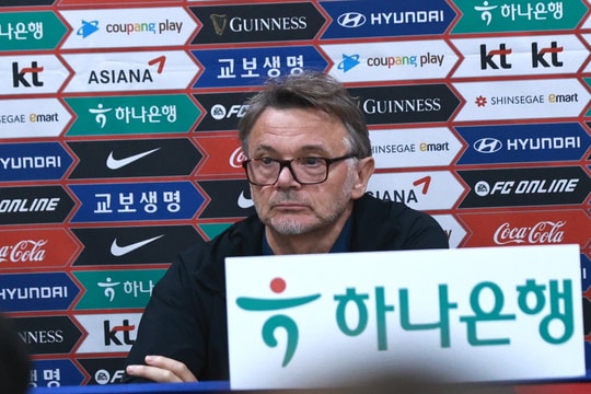 HLV Philippe Troussier lý giải nguyên nhân tuyển Việt Nam thua đậm Hàn Quốc