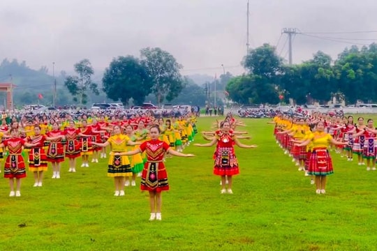 Sôi nổi các hoạt động văn nghệ, thể thao chào mừng Ngày Phụ nữ Việt Nam