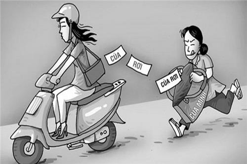 Nhặt được số tiền lớn và cố tình không trả lại có bị phạt tù không?