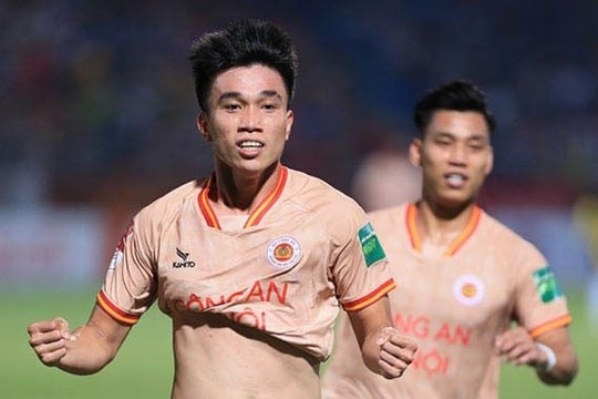 PVF-CAND gọi lại tiền vệ đội tuyển Việt Nam, đặt mục tiêu lên chơi ở V.League; Những niềm hy vọng của HLV Troussier nhạt nhoà khi về V.League