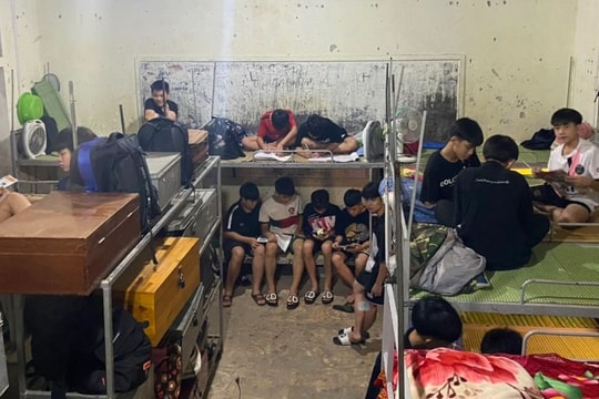 Trường nội trú thành lập 10 năm, nhưng thầy trò vẫn đi ở nhờ, học nhờ?