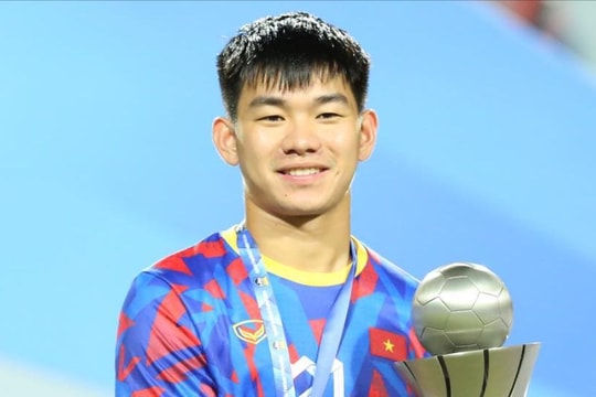 Hai cầu thủ SLNA được đề cử cầu thủ trẻ xuất sắc năm 2023