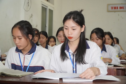 Nữ sinh khối Giáo dục thường xuyên chia sẻ bí quyết đạt thủ khoa môn Lịch sử