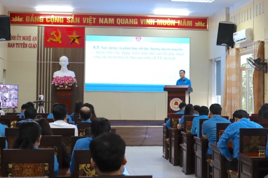 Hơn 8.000 cán bộ công đoàn dự Hội nghị quán triệt Nghị quyết Đại hội Công đoàn tỉnh Nghệ An nhiệm kỳ 2023-2028