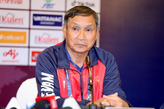 Huấn luyện viên Mai Đức Chung gửi lời xin lỗi vì kết quả trận đấu với Uzbekistan