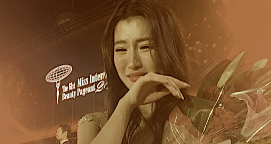 Phương Nhi khóc nức nở khi trượt top 7 Miss International 2023