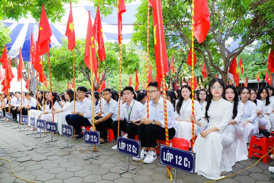  Ban hành chính sách ưu đãi đối với Trường THPT chuyên Phan Bội Châu 