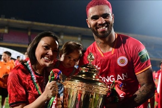 Tiền đạo ngoại của CLB Công an Hà Nội có thể đến HAGL;Hoàng Đức có bị chấn thương nặng?