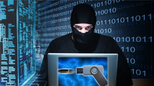 Những khung hình phạt đối với tội xâm nhập trái phép vào mạng máy tính, phương tiện điện tử của người khác?