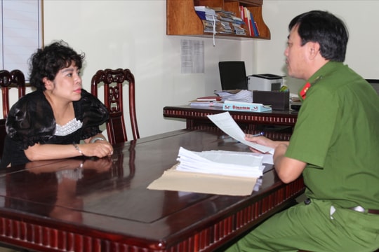 Người phụ nữ ở Nghệ An mất 3,7 tỷ đồng, nhận về phôi bìa đất giả