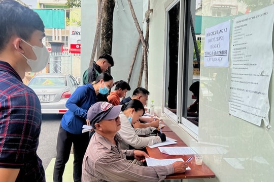 Giảm phí đổi giấy phép lái xe trực tuyến, nhiều người đồng tình và mong thủ tục nhanh