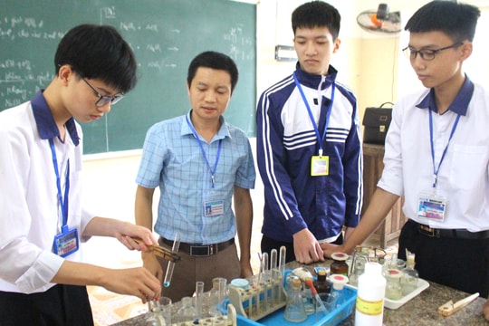 Đam mê đặc biệt của thủ khoa học sinh giỏi tỉnh môn Hóa học
