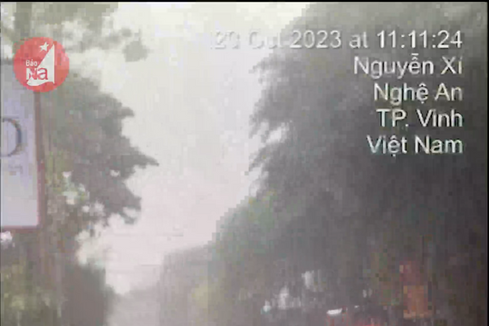 Mưa lớn khiến nhiều tuyến đường ở TP Vinh ngập băng