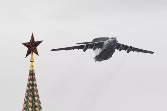 Siêu vũ khí Nga gây sốc khi 'Radar bay' đưa S-400 nhắm thẳng vào máy bay không quân Ukraine