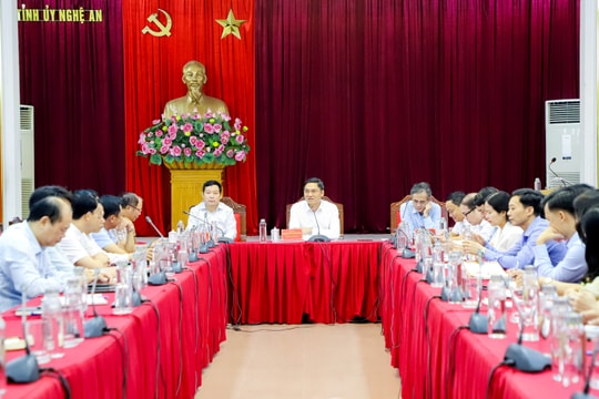 Thường trực Tỉnh uỷ Nghệ An làm việc với Lớp bồi dưỡng cán bộ dự nguồn cấp uỷ tỉnh Bắc Giang