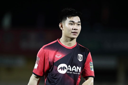 Thủ môn Văn Việt của Sông Lam Nghệ An kể về chiếc cúp đầu tiên của mình