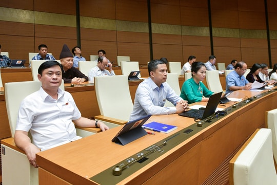 Quốc hội tiếp tục thảo luận về tình hình kinh tế - xã hội