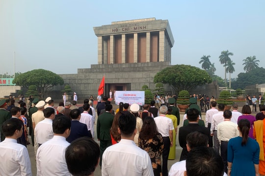 Điển hình toàn quốc về học tập và làm theo tư tưởng, đạo đức, phong cách Hồ Chí Minh năm 2023 tổ chức Lễ báo công dâng Bác 