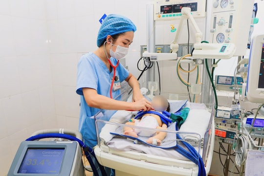 Bệnh viện Sản Nhi Nghệ An tăng cường bác sĩ cho tuyến dưới kịp thời cứu trẻ sơ sinh nguy kịch