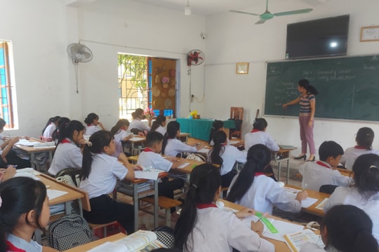 Vì sao trường nội trú ở Con Cuông thành lập 10 năm rồi vẫn chưa xây?