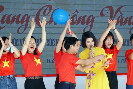 Hội thi 'Rung chuông vàng' tìm hiểu về sức khỏe sinh sản vị thành niên, thanh niên