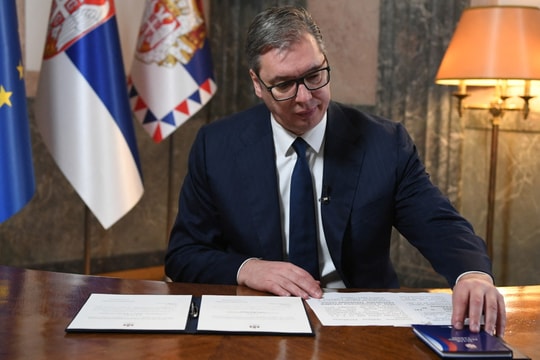 Quốc gia châu Âu kêu gọi tổ chức bầu cử sớm để ‘giảm căng thẳng’