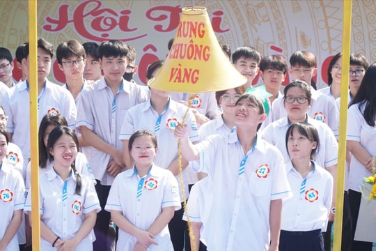 Nam sinh Trường Phổ thông Hermann Gmeiner giành giải Nhất Hội thi Rung chuông vàng tìm hiểu sức khỏe sinh sản vị thành niên, thanh niên