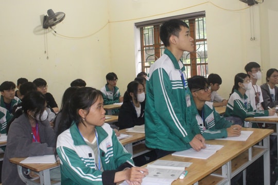 Ngôi trường ở miền Trà Lân lần đầu tiên có 4 thủ khoa kỳ thi học sinh giỏi tỉnh lớp 12