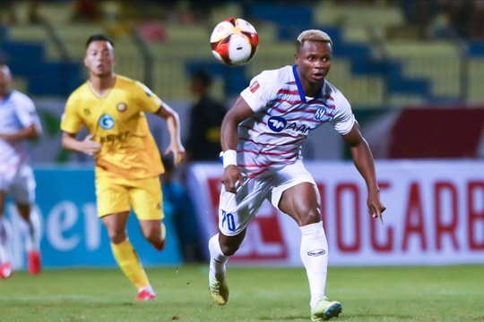 Nhìn lại trận thua của Sông Lam Nghệ An trên sân Thanh Hóa