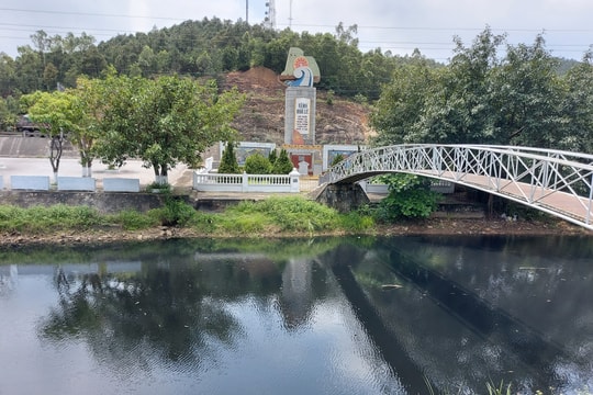 Báo động ô nhiễm 'bức tử' di tích kênh Nhà Lê