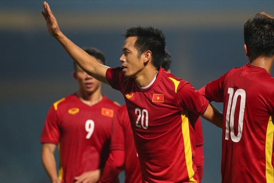 Tuyển Việt Nam: 'Báo động' hàng công, cơ hội nào cho Văn Quyết