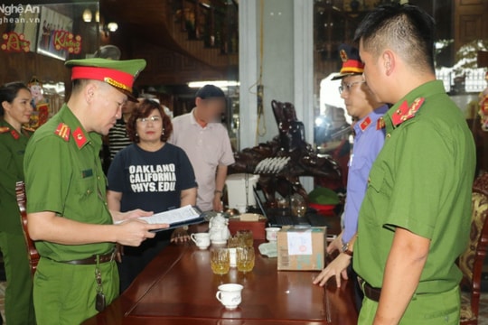 Khởi tố một nữ giám đốc về tội buôn lậu