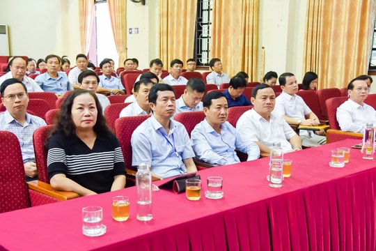 Trang bị kỹ năng phát ngôn, cung cấp thông tin cho báo chí và xử lý khủng hoảng truyền thông cho các địa phương, đơn vị