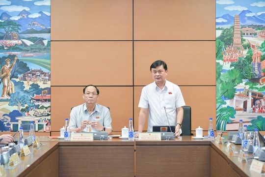 Đại biểu Quốc hội đoàn Nghệ An thảo luận về sửa đổi Luật Lưu trữ