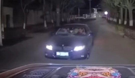 Tài xế Việt bật đèn pha 'vô tội vạ', luật có quy định xử phạt?