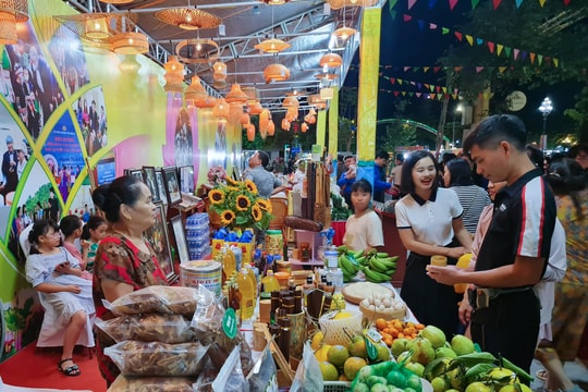 Sự kết hợp khả quan giữa sản phẩm OCOP và phố đi bộ thành Vinh