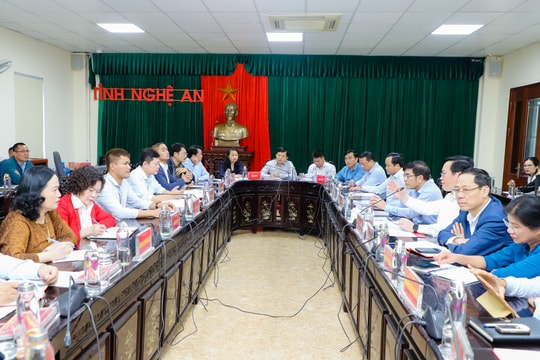 Chủ tịch UBND tỉnh Nghệ An Nguyễn Đức Trung tiếp công dân định kỳ tháng 11/2023