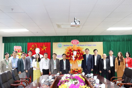 Phó Bí thư Tỉnh ủy Hoàng Nghĩa Hiếu chúc mừng Ngày nhà giáo Việt Nam 