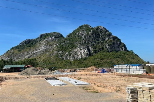 Nhiều lo ngại khi mỏ đá xen giữa... 'tổ đại bàng'