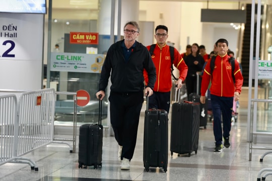 Sáng 18/11, Đội tuyển Việt Nam về đến Hà Nội, chuẩn bị tiếp đón Iraq trên sân nhà