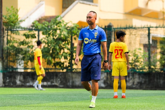 Lê Mạnh Huy - từ cầu thủ lận đận đến huấn luyện viên triển vọng