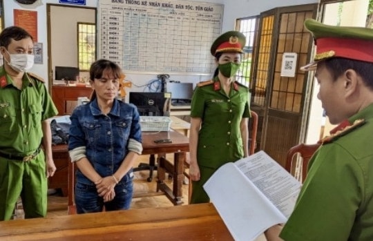 Nữ nhân viên hợp đồng của bệnh viện tham ô hàng trăm triệu đồng