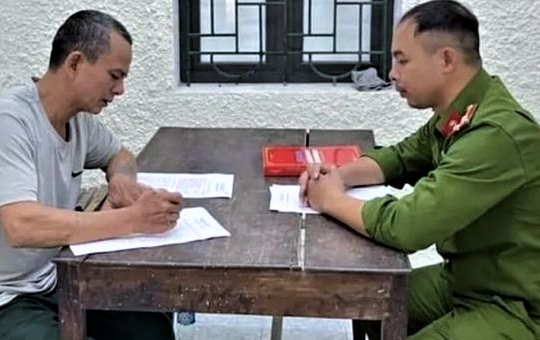 Lừa bán đất nghĩa trang, chiếm đoạt hàng trăm triệu đồng