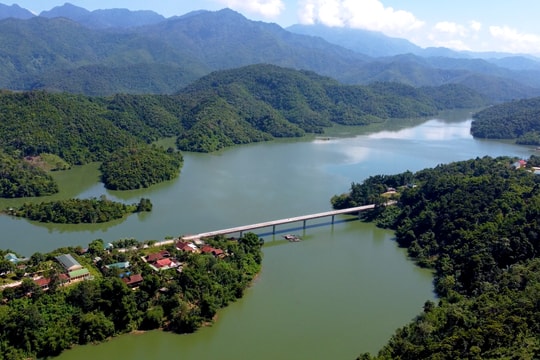 Phim tài liệu: Pù Hoạt - Nơi tình rừng mãi xanh