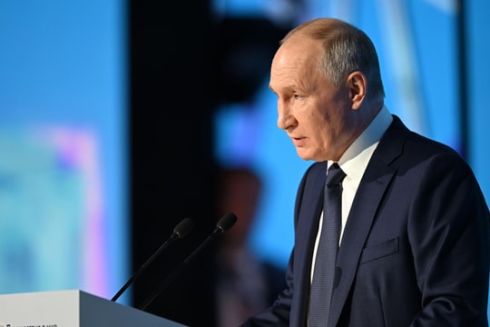 Tổng thống Putin: Công nghệ AI của phương Tây 'có chọn lọc và thiên vị, phớt lờ văn hóa Nga'
